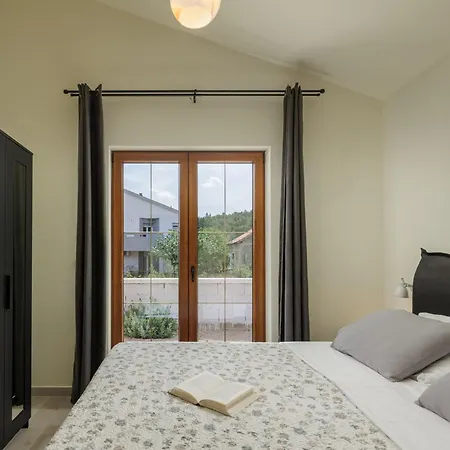 Alora Zadarvillas