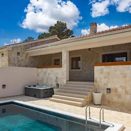 Villa Alora Zadarvillas *